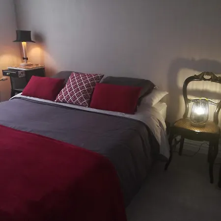 Le Coq En Pate Oda ve Kahvaltı Romilly-sur-Seine